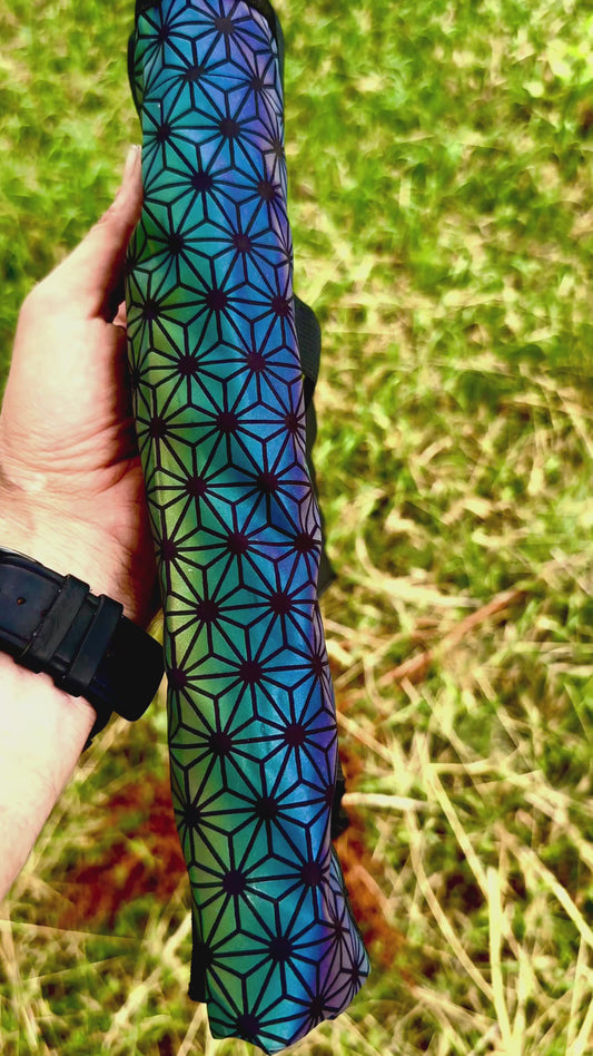 "Prismira" UV hand fan with side body holder